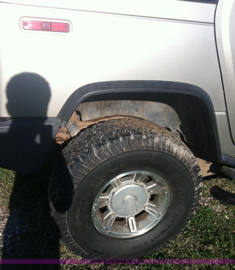 image for item B2169 2003 Hummer H2 SUV