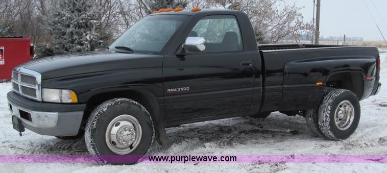 image for item B5094 2001 Dodge Ram 3500 pickup truck
