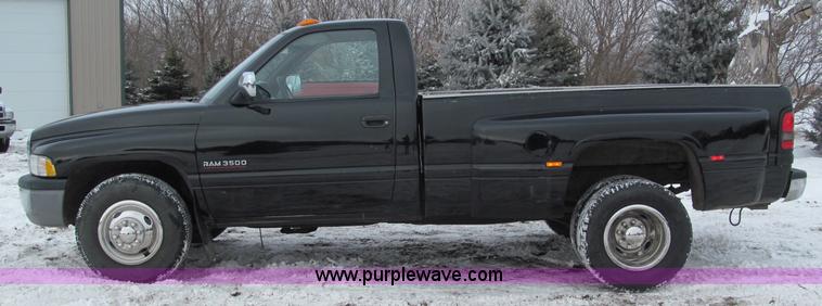image for item B5094 2001 Dodge Ram 3500 pickup truck