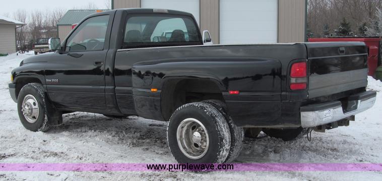 image for item B5094 2001 Dodge Ram 3500 pickup truck