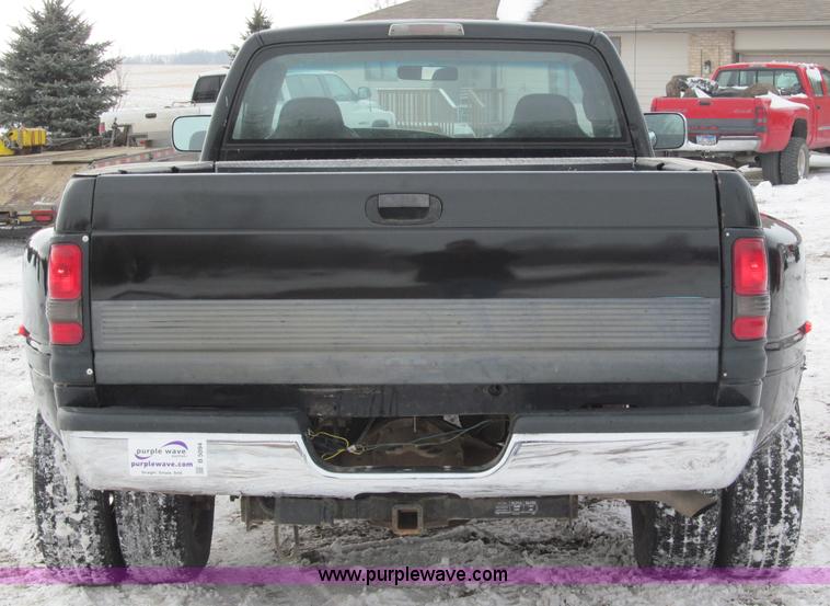 image for item B5094 2001 Dodge Ram 3500 pickup truck