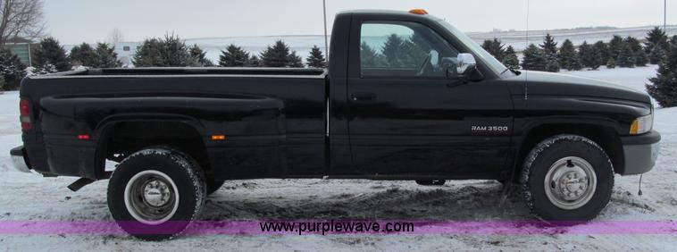 image for item B5094 2001 Dodge Ram 3500 pickup truck