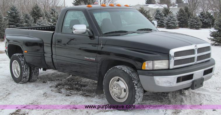 image for item B5094 2001 Dodge Ram 3500 pickup truck