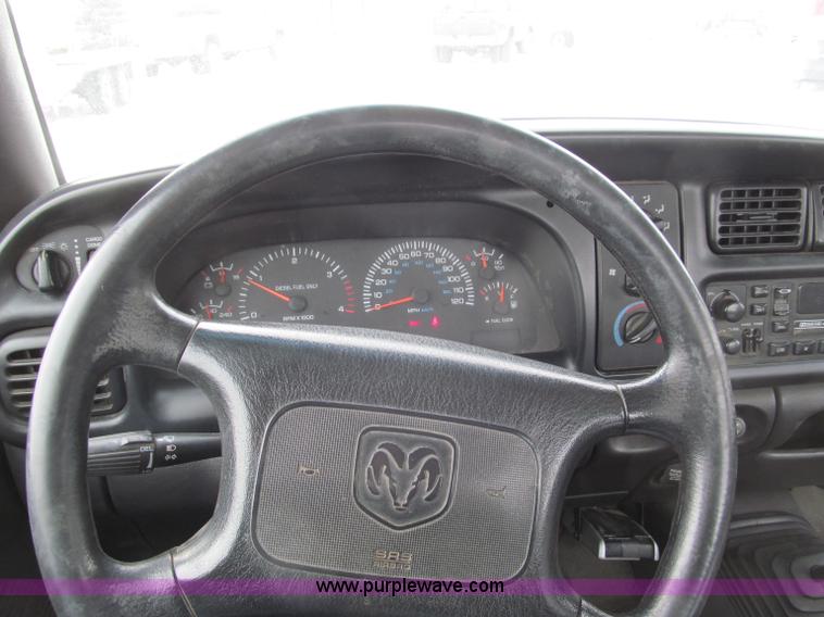 image for item B5094 2001 Dodge Ram 3500 pickup truck