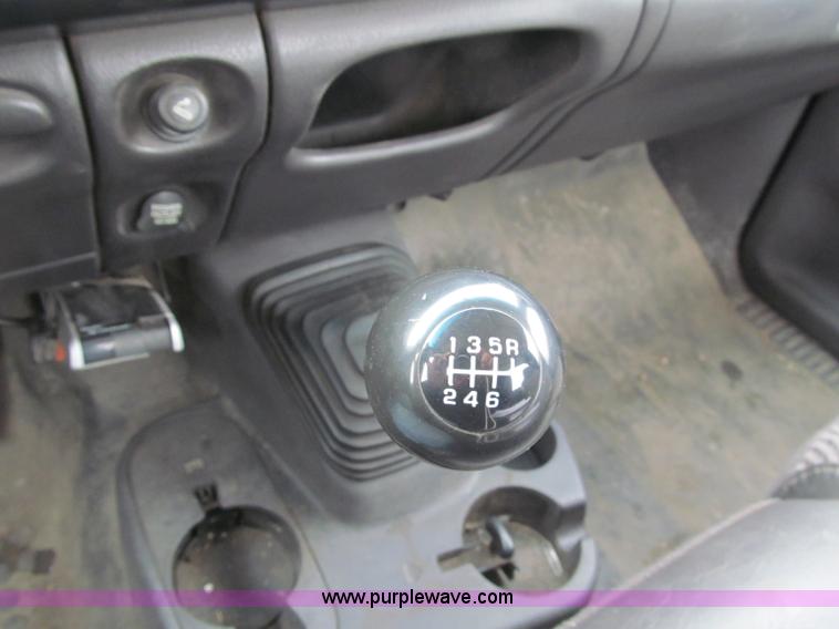 image for item B5094 2001 Dodge Ram 3500 pickup truck