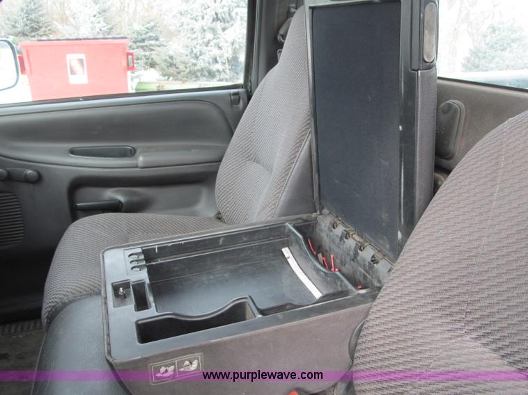 image for item B5094 2001 Dodge Ram 3500 pickup truck