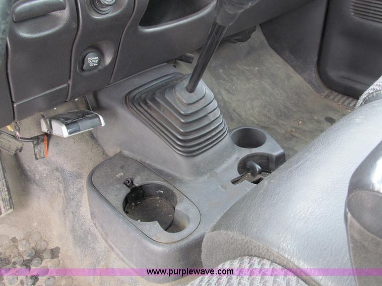 image for item B5094 2001 Dodge Ram 3500 pickup truck