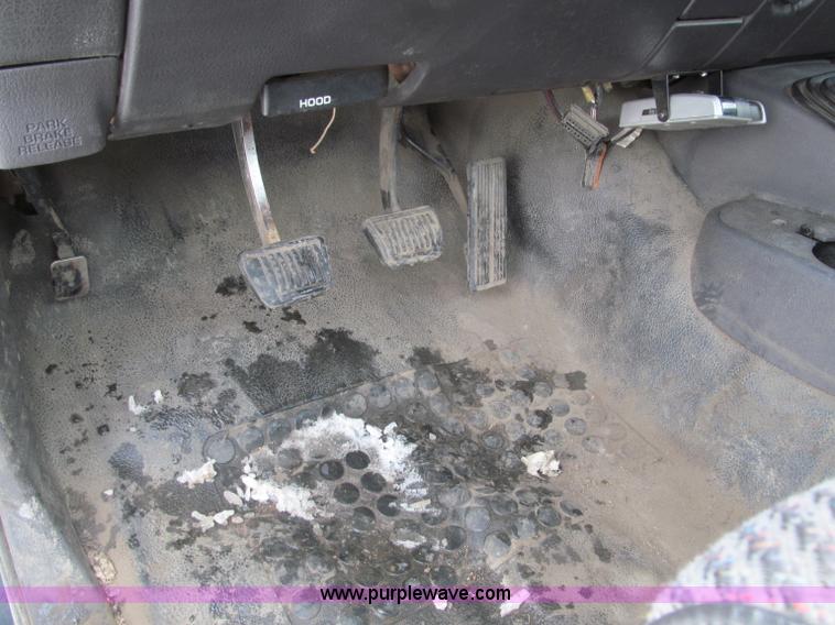 image for item B5094 2001 Dodge Ram 3500 pickup truck