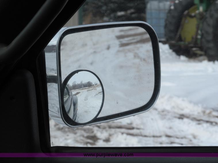 image for item B5094 2001 Dodge Ram 3500 pickup truck