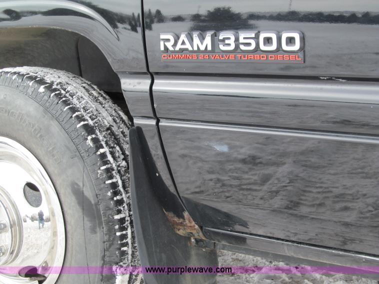 image for item B5094 2001 Dodge Ram 3500 pickup truck
