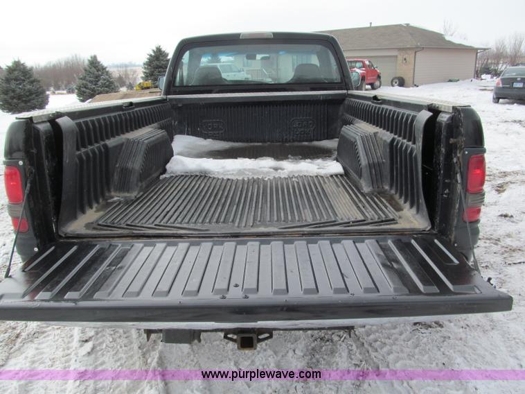 image for item B5094 2001 Dodge Ram 3500 pickup truck