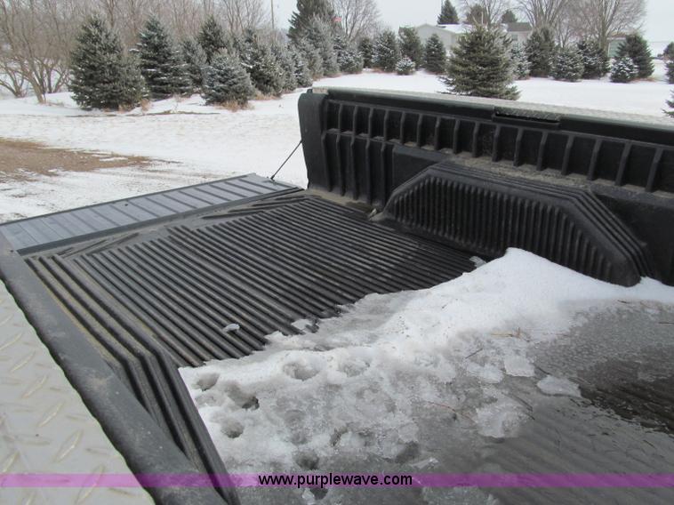 image for item B5094 2001 Dodge Ram 3500 pickup truck