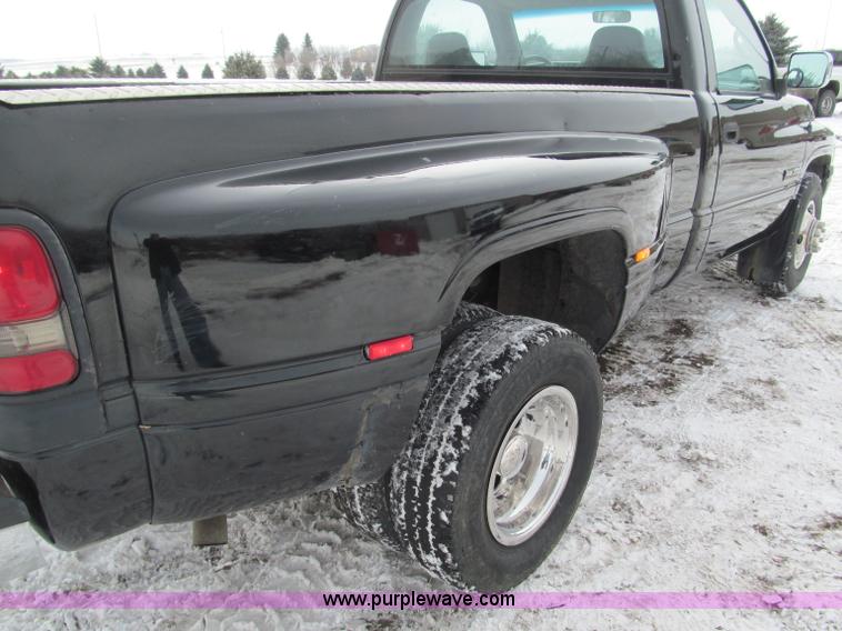 image for item B5094 2001 Dodge Ram 3500 pickup truck