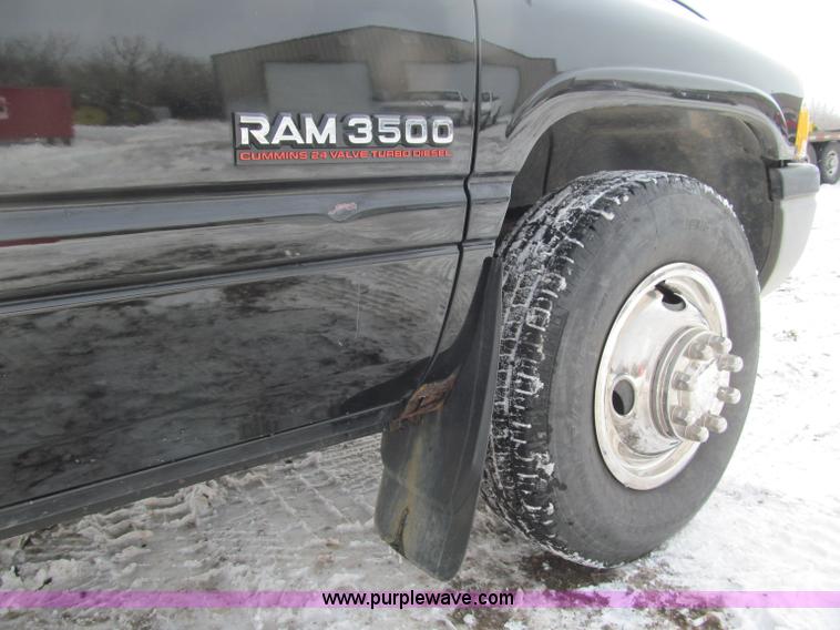 image for item B5094 2001 Dodge Ram 3500 pickup truck