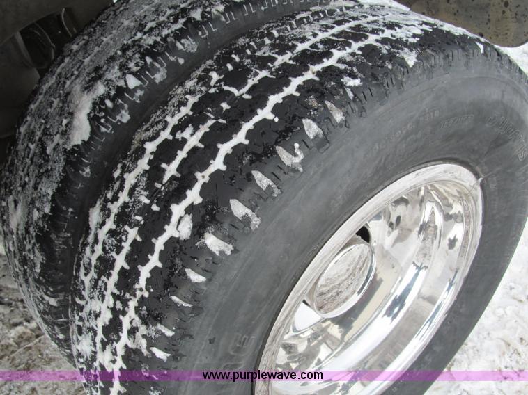 image for item B5094 2001 Dodge Ram 3500 pickup truck