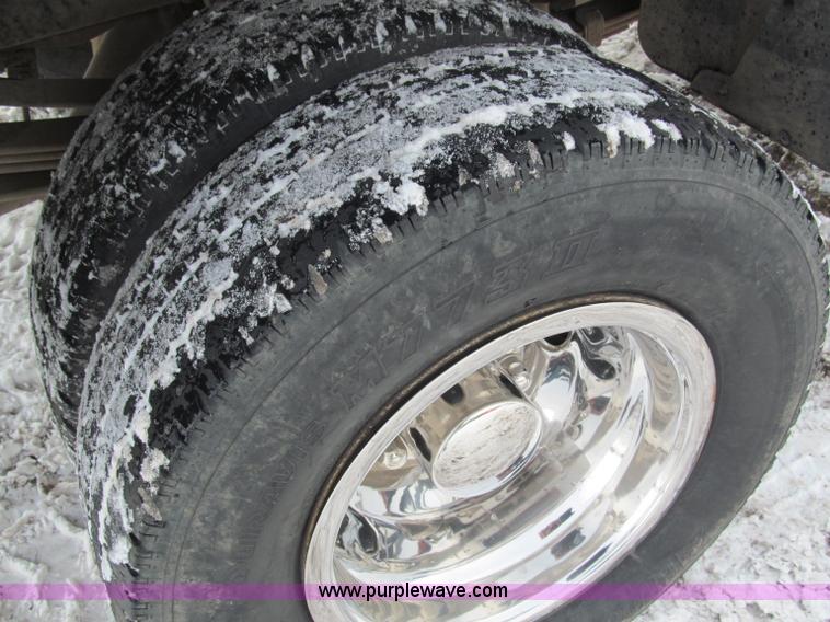 image for item B5094 2001 Dodge Ram 3500 pickup truck