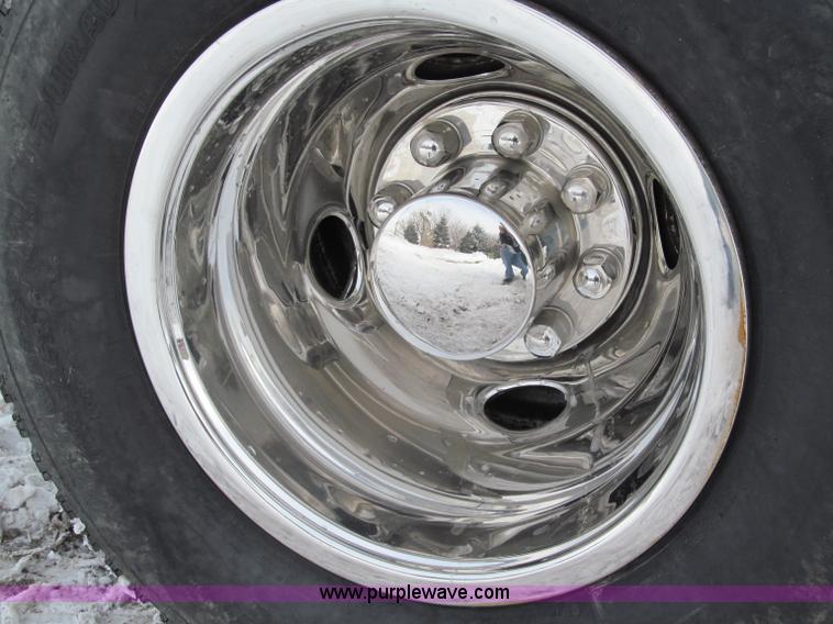 image for item B5094 2001 Dodge Ram 3500 pickup truck