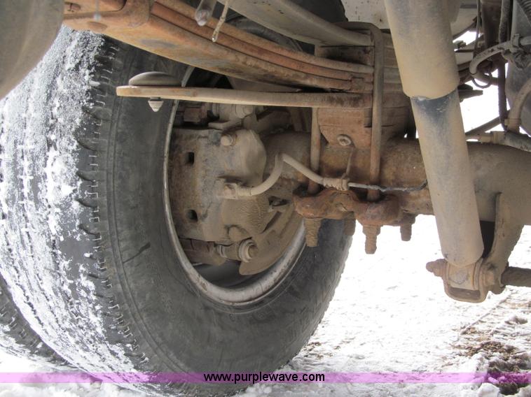 image for item B5094 2001 Dodge Ram 3500 pickup truck