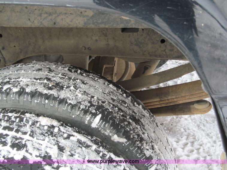 image for item B5094 2001 Dodge Ram 3500 pickup truck