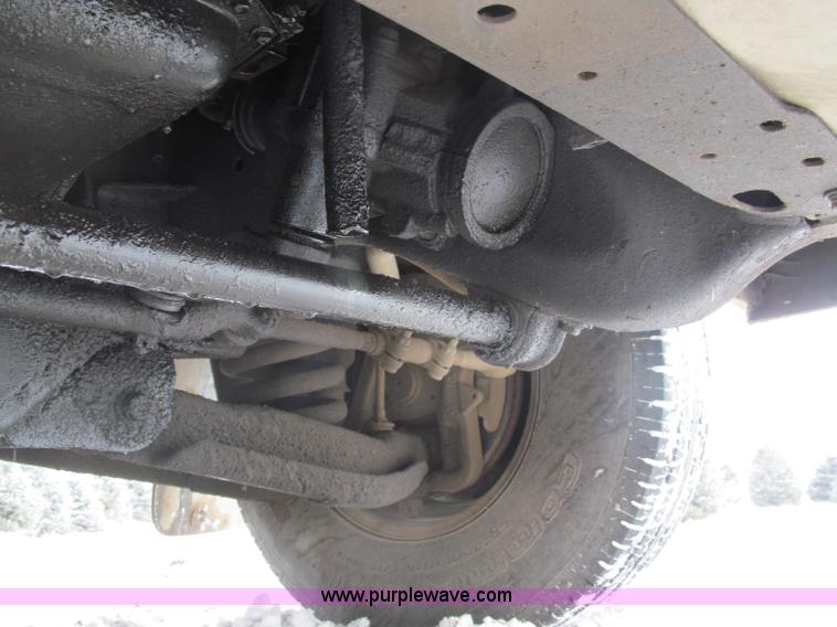 image for item B5094 2001 Dodge Ram 3500 pickup truck