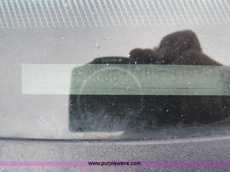 image for item B5094 2001 Dodge Ram 3500 pickup truck