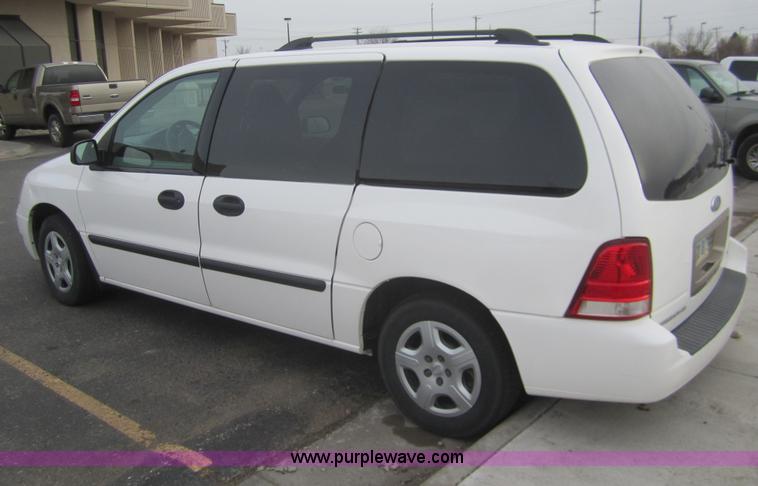 image for item B5608 2007 Ford Freestar SE mini van