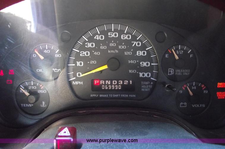 image for item B6049 1996 GMC Safari SLX mini van