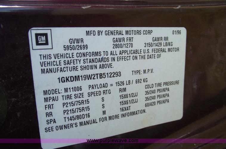 image for item B6049 1996 GMC Safari SLX mini van