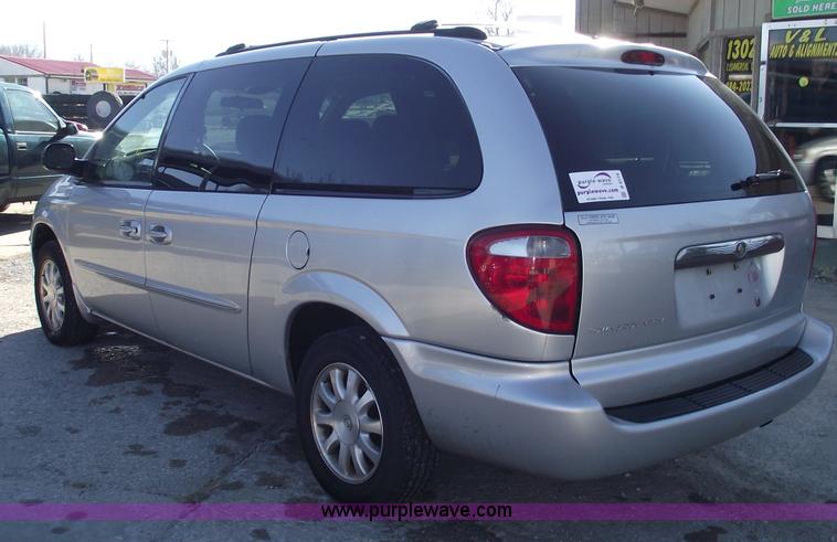 image for item B6116 2003 Chrysler Town & Country LX mini van