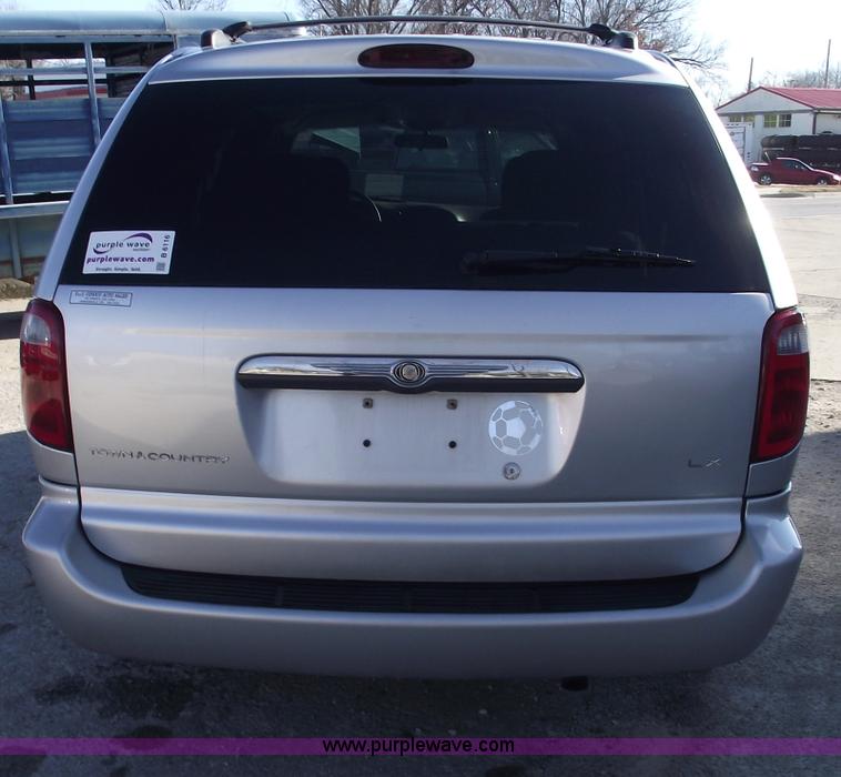 image for item B6116 2003 Chrysler Town & Country LX mini van