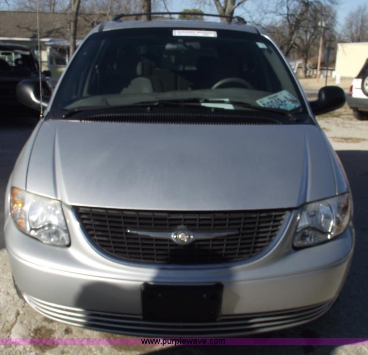 image for item B6116 2003 Chrysler Town & Country LX mini van