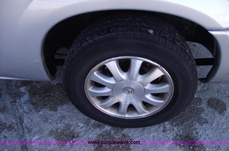 image for item B6116 2003 Chrysler Town & Country LX mini van