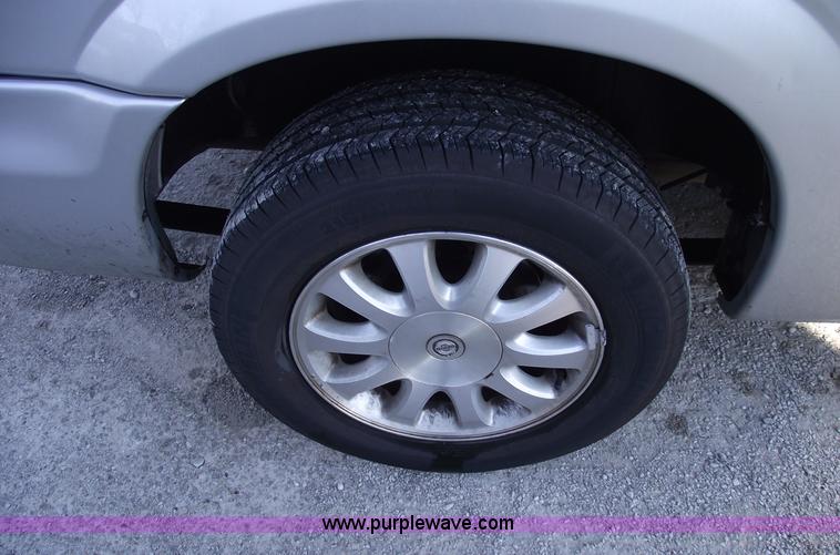 image for item B6116 2003 Chrysler Town & Country LX mini van
