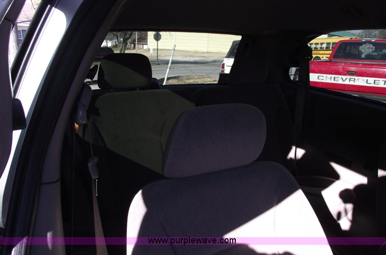 image for item B6116 2003 Chrysler Town & Country LX mini van