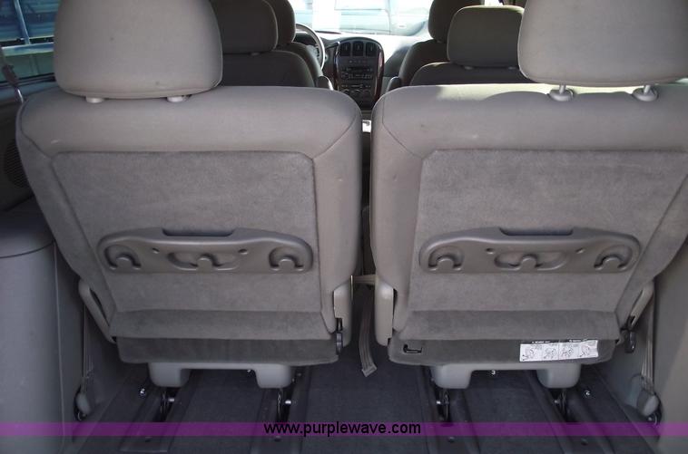 image for item B6116 2003 Chrysler Town & Country LX mini van