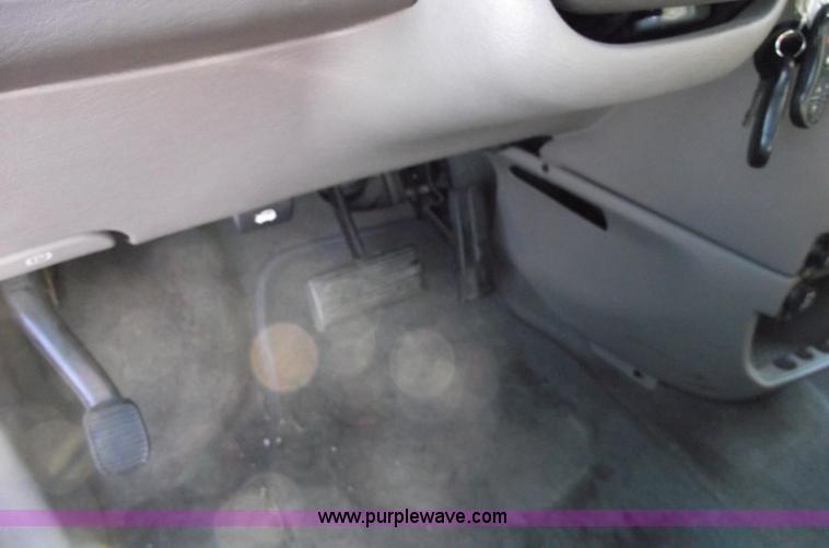 image for item B6116 2003 Chrysler Town & Country LX mini van