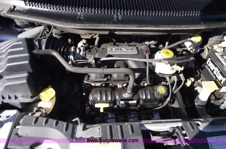 image for item B6116 2003 Chrysler Town & Country LX mini van