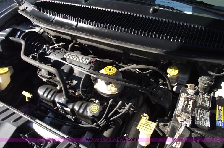 image for item B6116 2003 Chrysler Town & Country LX mini van