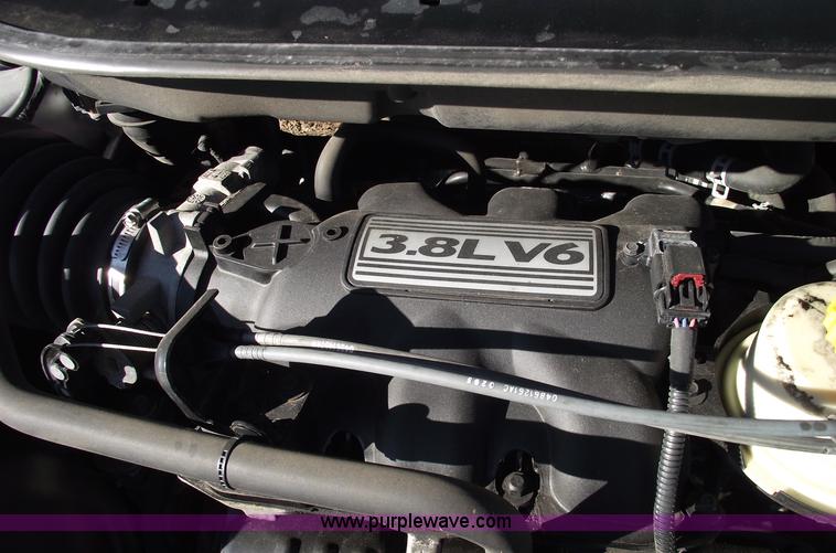 image for item B6116 2003 Chrysler Town & Country LX mini van