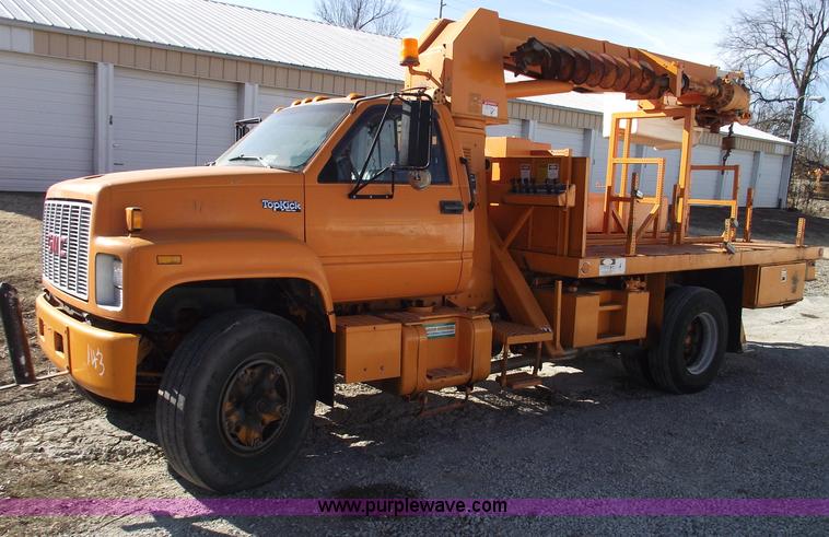 image for item B6118 1993 GMC TopKick digger derrick truck