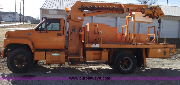 image for item B6118 1993 GMC TopKick digger derrick truck
