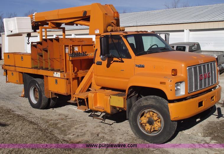 image for item B6118 1993 GMC TopKick digger derrick truck