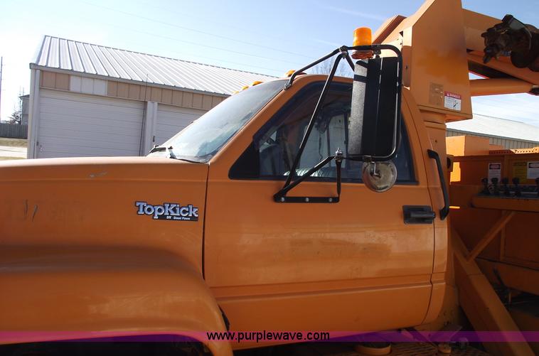 image for item B6118 1993 GMC TopKick digger derrick truck