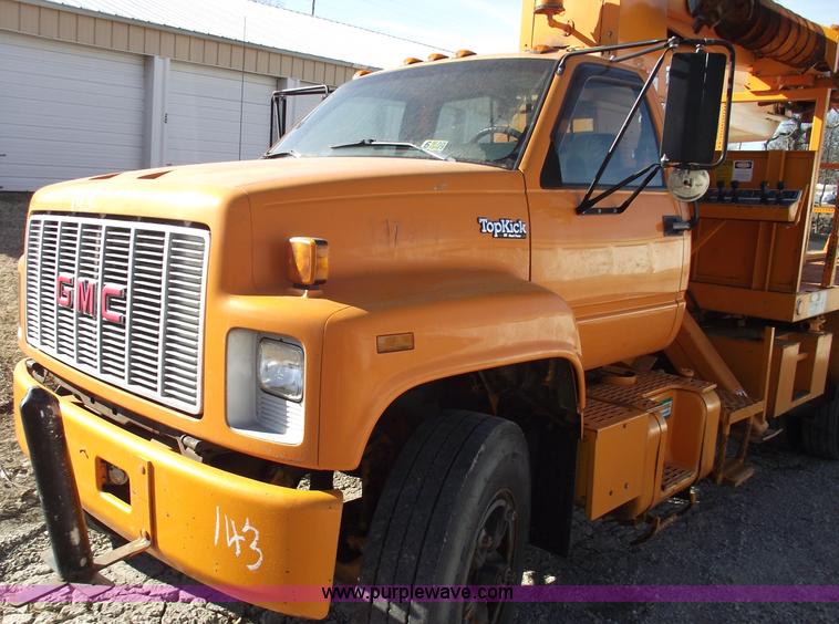 image for item B6118 1993 GMC TopKick digger derrick truck