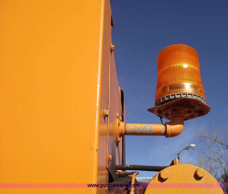 image for item B6118 1993 GMC TopKick digger derrick truck