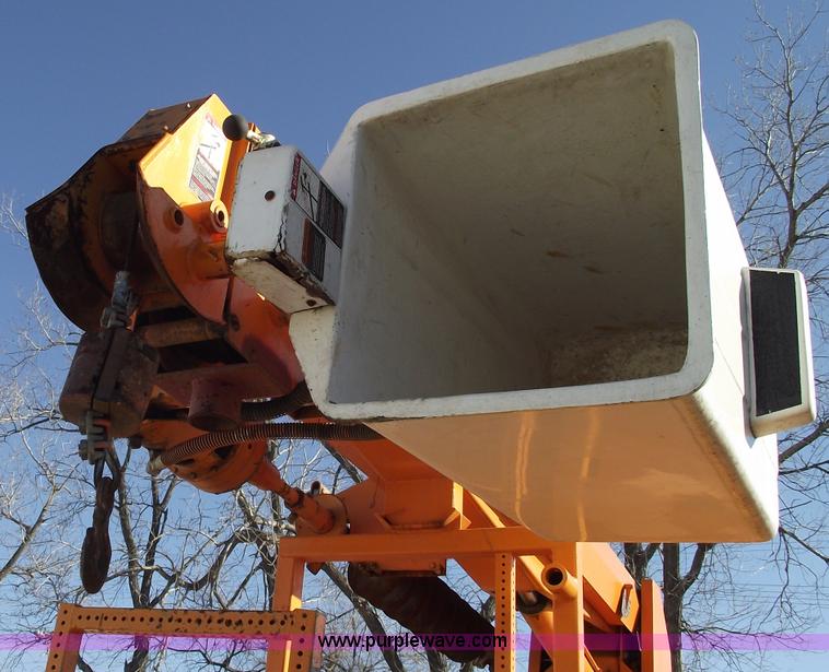 image for item B6118 1993 GMC TopKick digger derrick truck