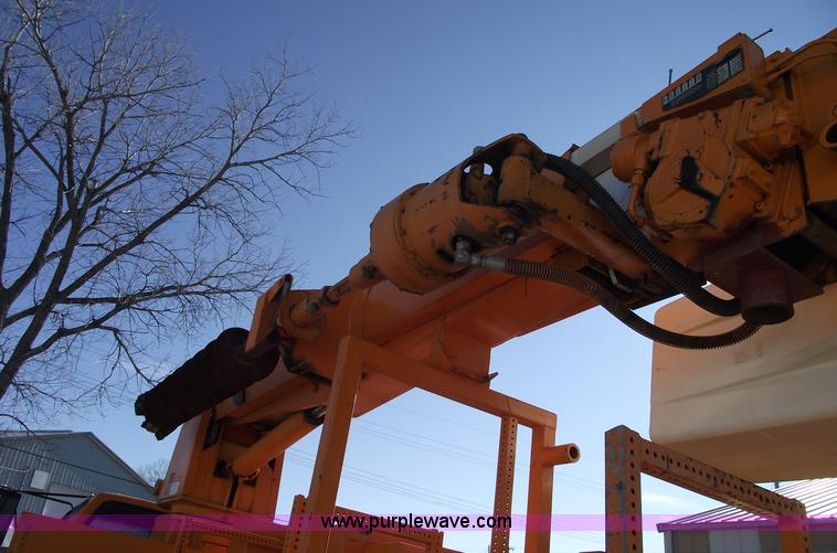 image for item B6118 1993 GMC TopKick digger derrick truck