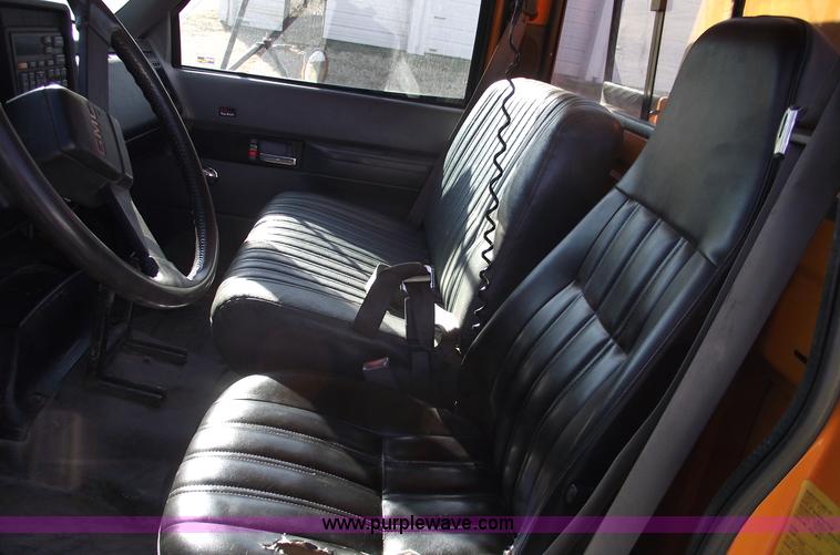 image for item B6118 1993 GMC TopKick digger derrick truck