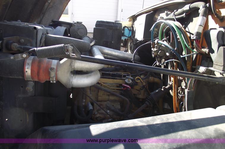 image for item B6118 1993 GMC TopKick digger derrick truck