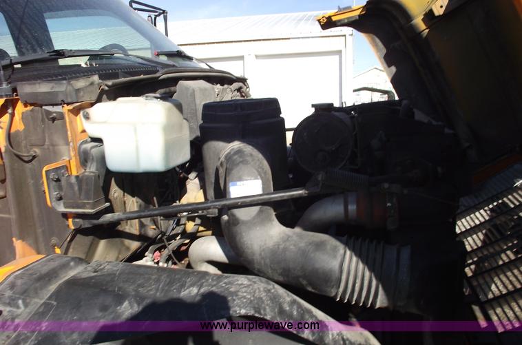 image for item B6118 1993 GMC TopKick digger derrick truck